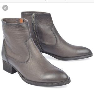 FRYE ANKLE BOOT
